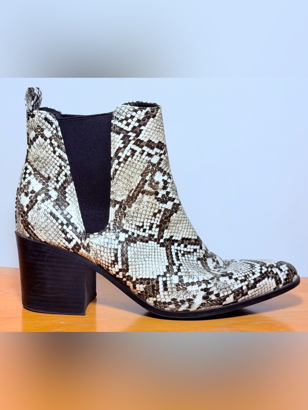 JustFab "Abby" Snakeskin Embossed Chelsea Ankle Boots Size 7.5